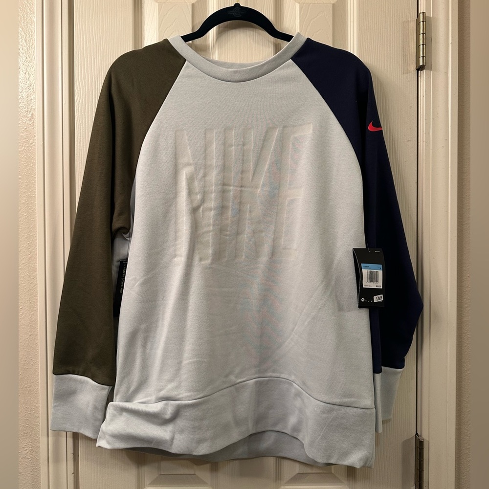 NWT Women’s Nike Sweatshirt